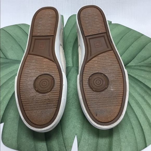 Chaps Good Looking Neutral  Flats - Picture 7 of 7